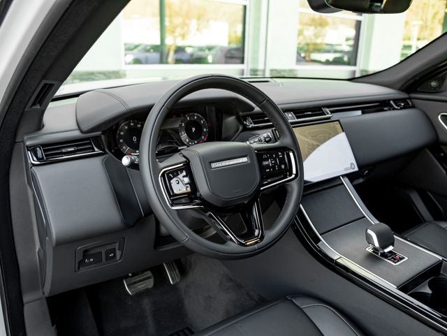 2026 Land Rover Range Rover Velar Dynamic SE