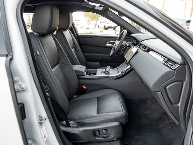2026 Land Rover Range Rover Velar Dynamic SE