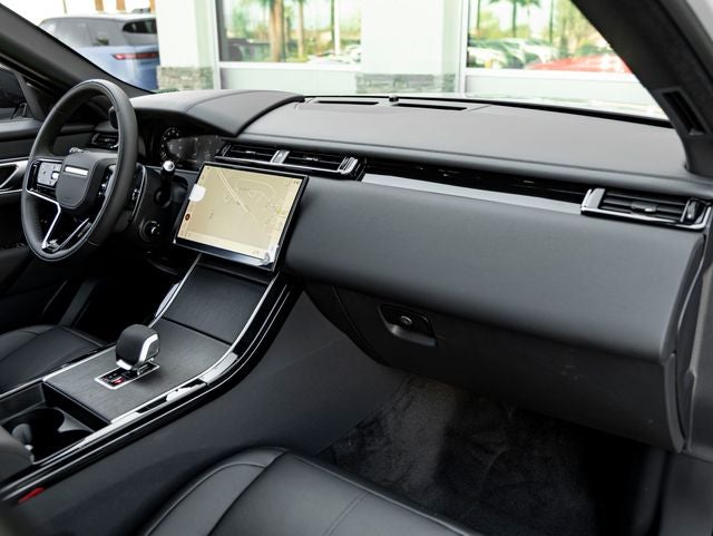 2026 Land Rover Range Rover Velar Dynamic SE