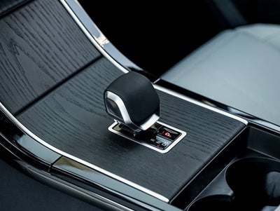 2026 Land Rover Range Rover Velar Dynamic SE