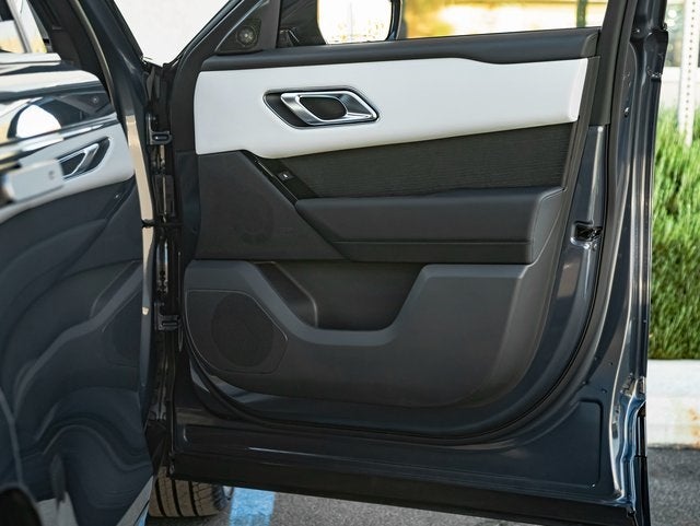 2026 Land Rover Range Rover Velar Dynamic SE