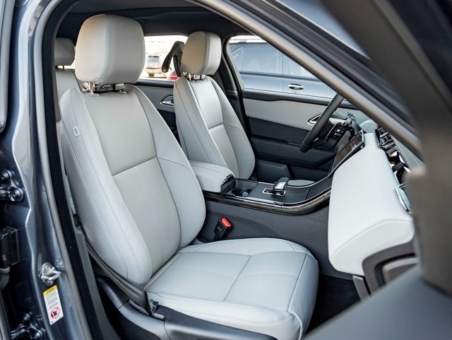 2026 Land Rover Range Rover Velar Dynamic SE