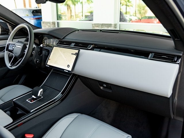 2026 Land Rover Range Rover Velar Dynamic SE