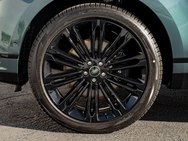 2026 Land Rover Range Rover Velar Dynamic SE