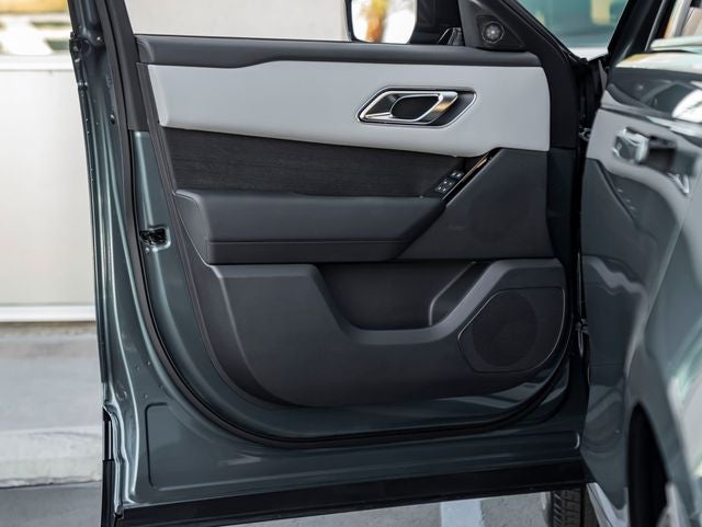 2026 Land Rover Range Rover Velar Dynamic SE