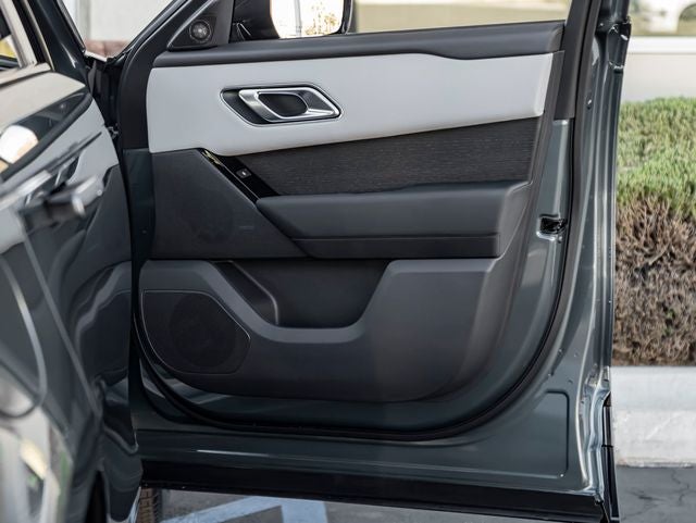 2026 Land Rover Range Rover Velar Dynamic SE