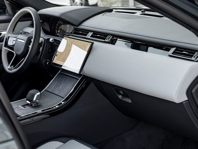2026 Land Rover Range Rover Velar Dynamic SE