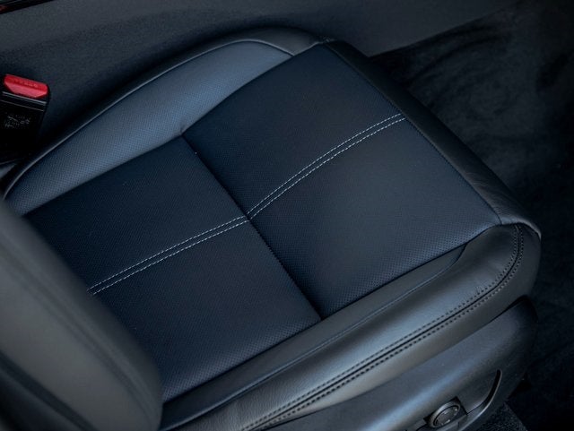 2025 Land Rover Range Rover Velar Dynamic SE