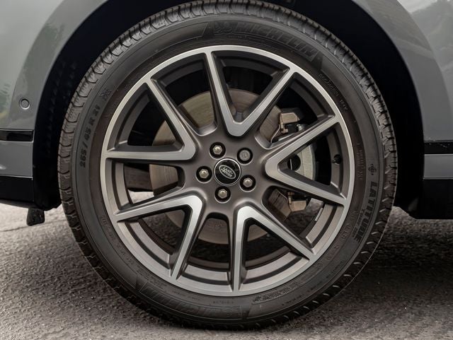 2025 Land Rover Range Rover Velar Dynamic SE