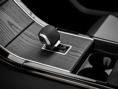 2025 Land Rover Range Rover Velar Dynamic SE