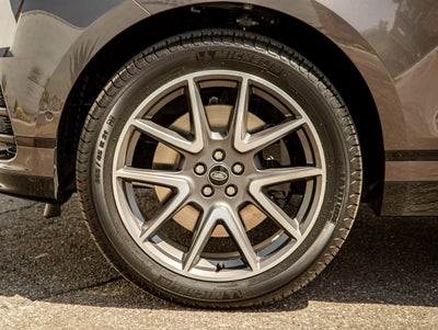 2026 Land Rover Range Rover Velar Dynamic SE