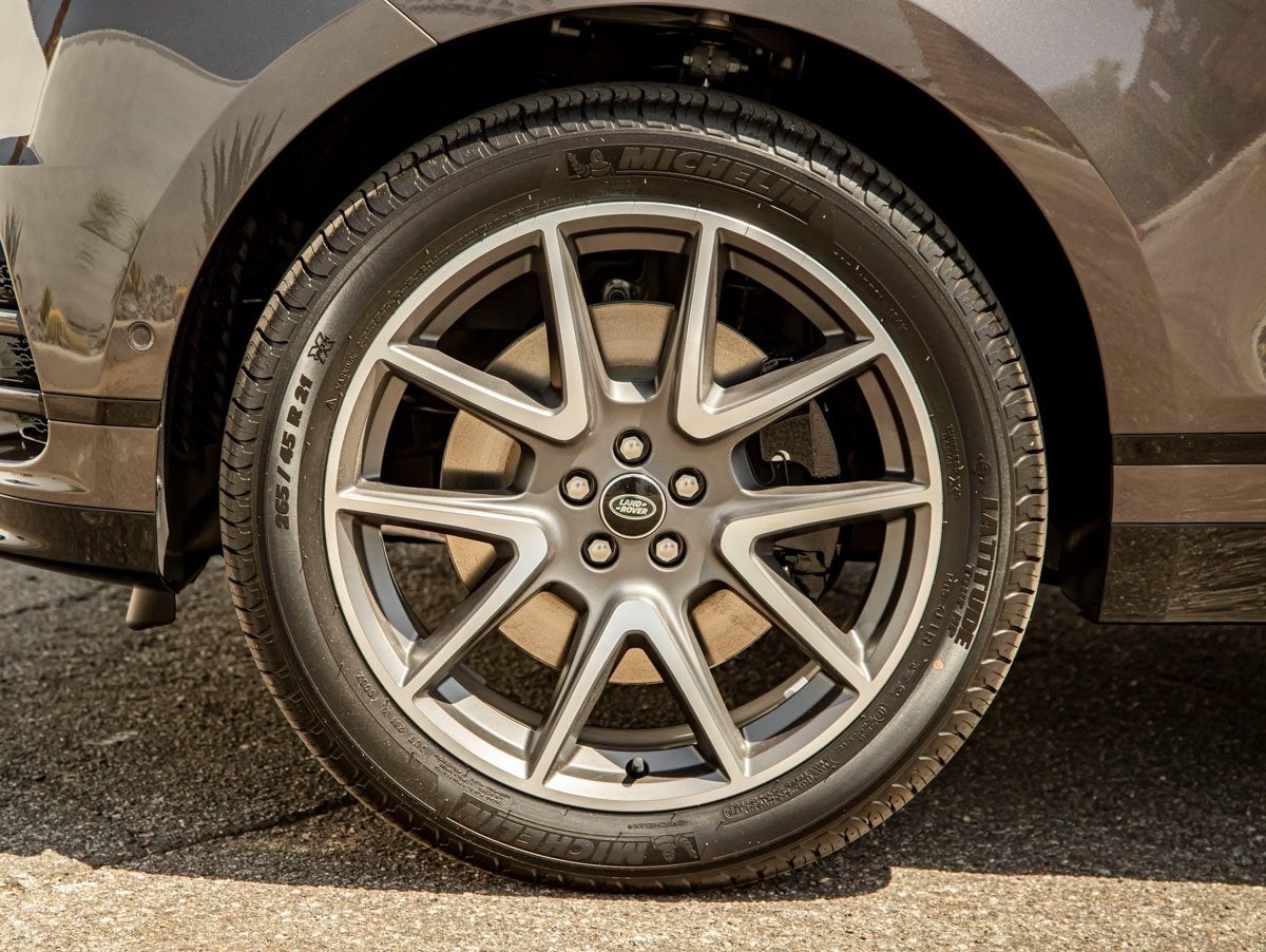 2026 Land Rover Range Rover Velar Dynamic SE