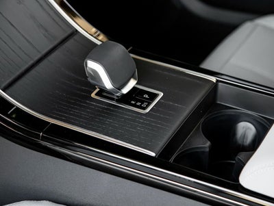 2026 Land Rover Range Rover Velar Dynamic SE