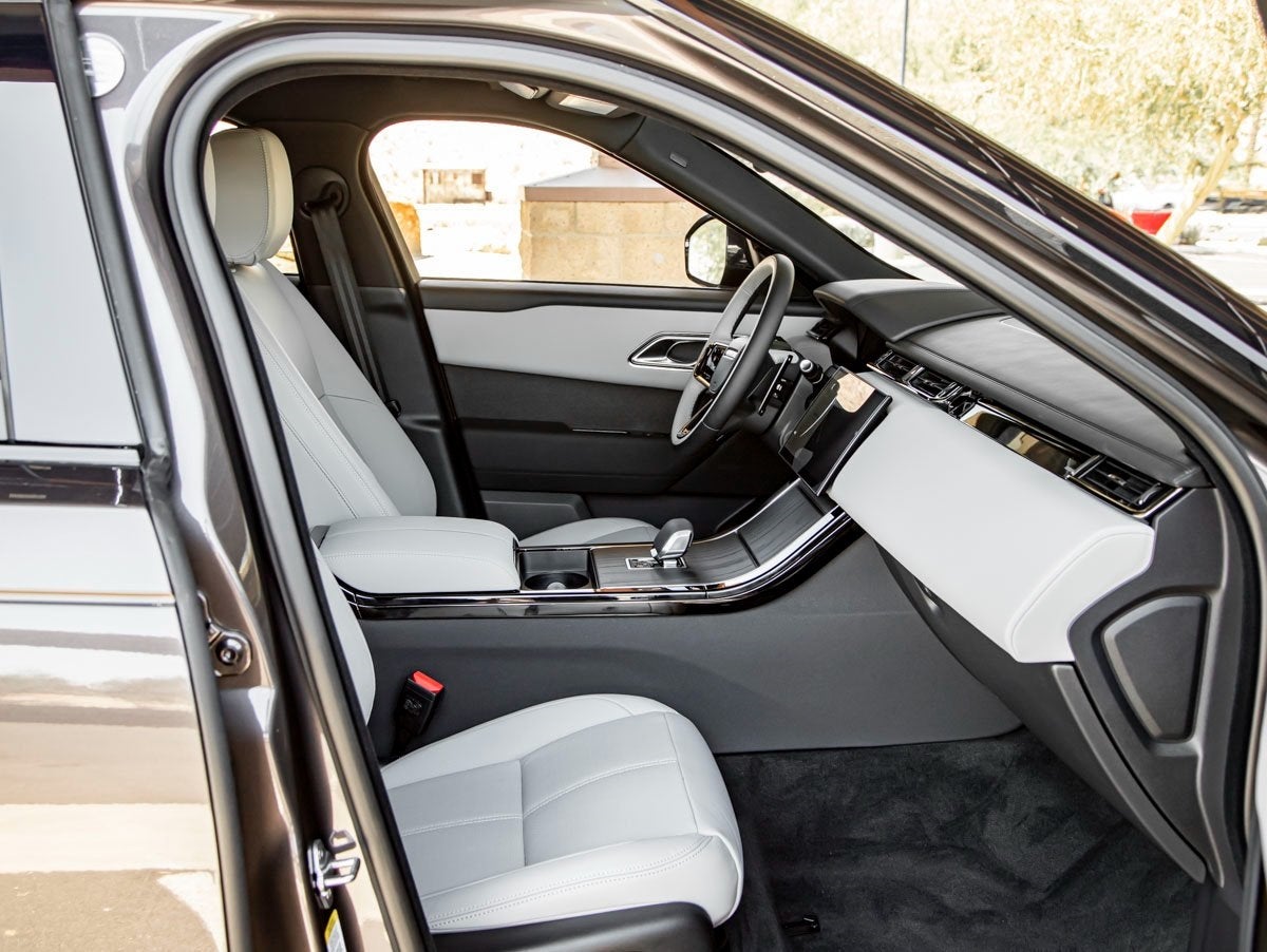 2026 Land Rover Range Rover Velar Dynamic SE