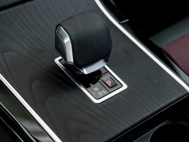 2025 Land Rover Range Rover Velar Dynamic HSE