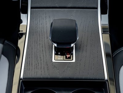 2026 Land Rover Range Rover Velar Belgravia Edition