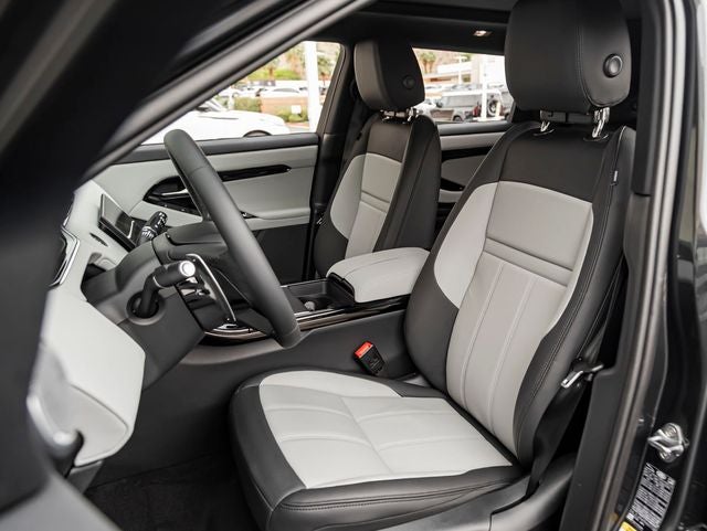 2026 Land Rover Range Rover Evoque Dynamic SE