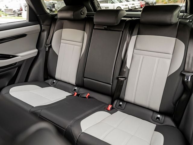 2026 Land Rover Range Rover Evoque Dynamic SE