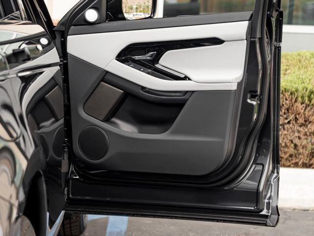 2026 Land Rover Range Rover Evoque Dynamic SE