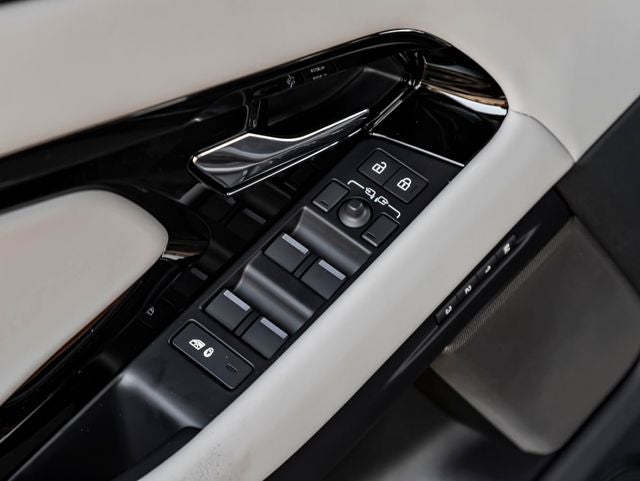 2026 Land Rover Range Rover Evoque Hoxton Edition