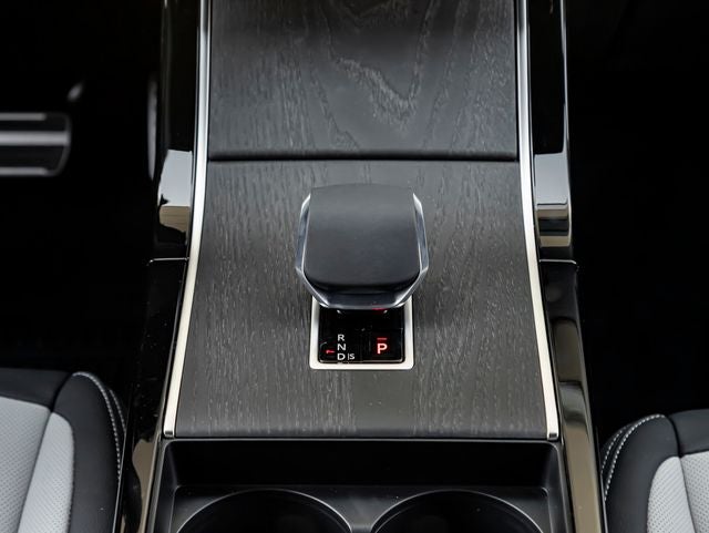 2026 Land Rover Range Rover Evoque Hoxton Edition