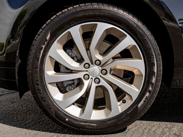 2026 Land Rover Range Rover Evoque Hoxton Edition