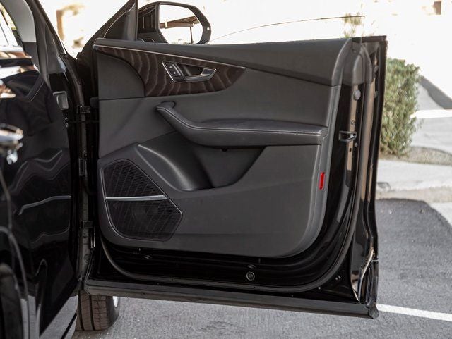 2023 Audi Q8 55 Premium Plus quattro