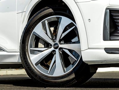 2024 Audi Q8 Sportback e-tron Premium Plus S line quattro