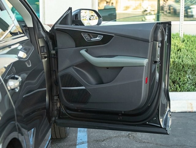 2025 Audi Q8 55 Premium Plus quattro