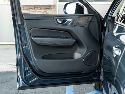 2024 Volvo XC60 Recharge Plug-In Hybrid T8 Plus Dark Theme