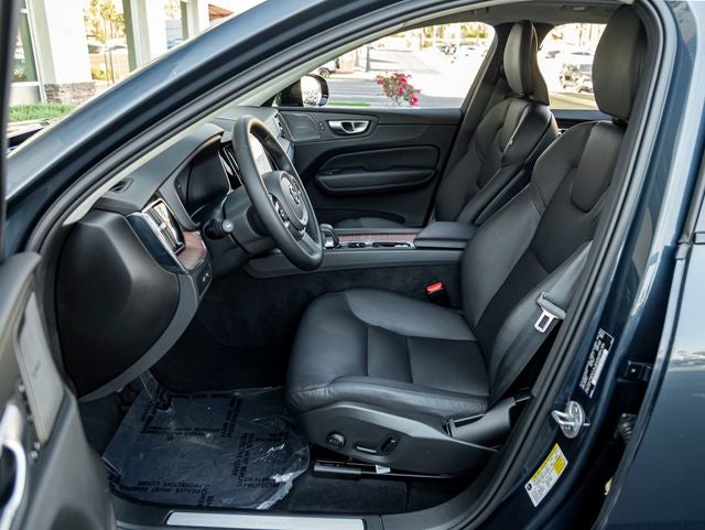 2024 Volvo XC60 Recharge Plug-In Hybrid T8 Plus Dark Theme