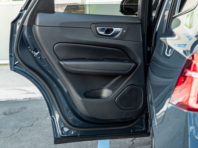 2024 Volvo XC60 Recharge Plug-In Hybrid T8 Plus Dark Theme