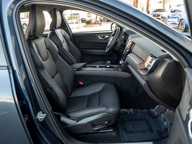 2024 Volvo XC60 Recharge Plug-In Hybrid T8 Plus Dark Theme