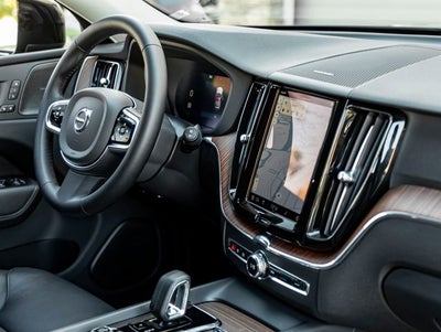 2024 Volvo XC60 Recharge Plug-In Hybrid T8 Plus Dark Theme