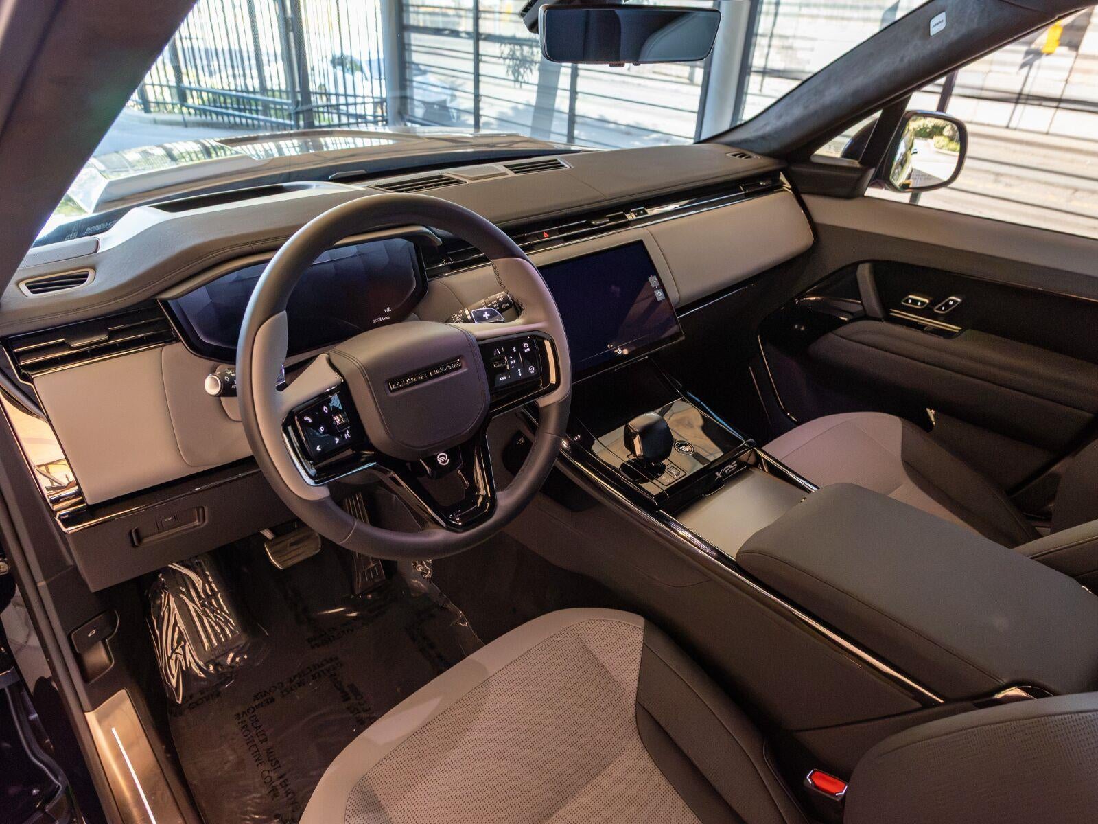 2025 Land Rover Range Rover Sport Urban Xrs P635 SV Edition Two