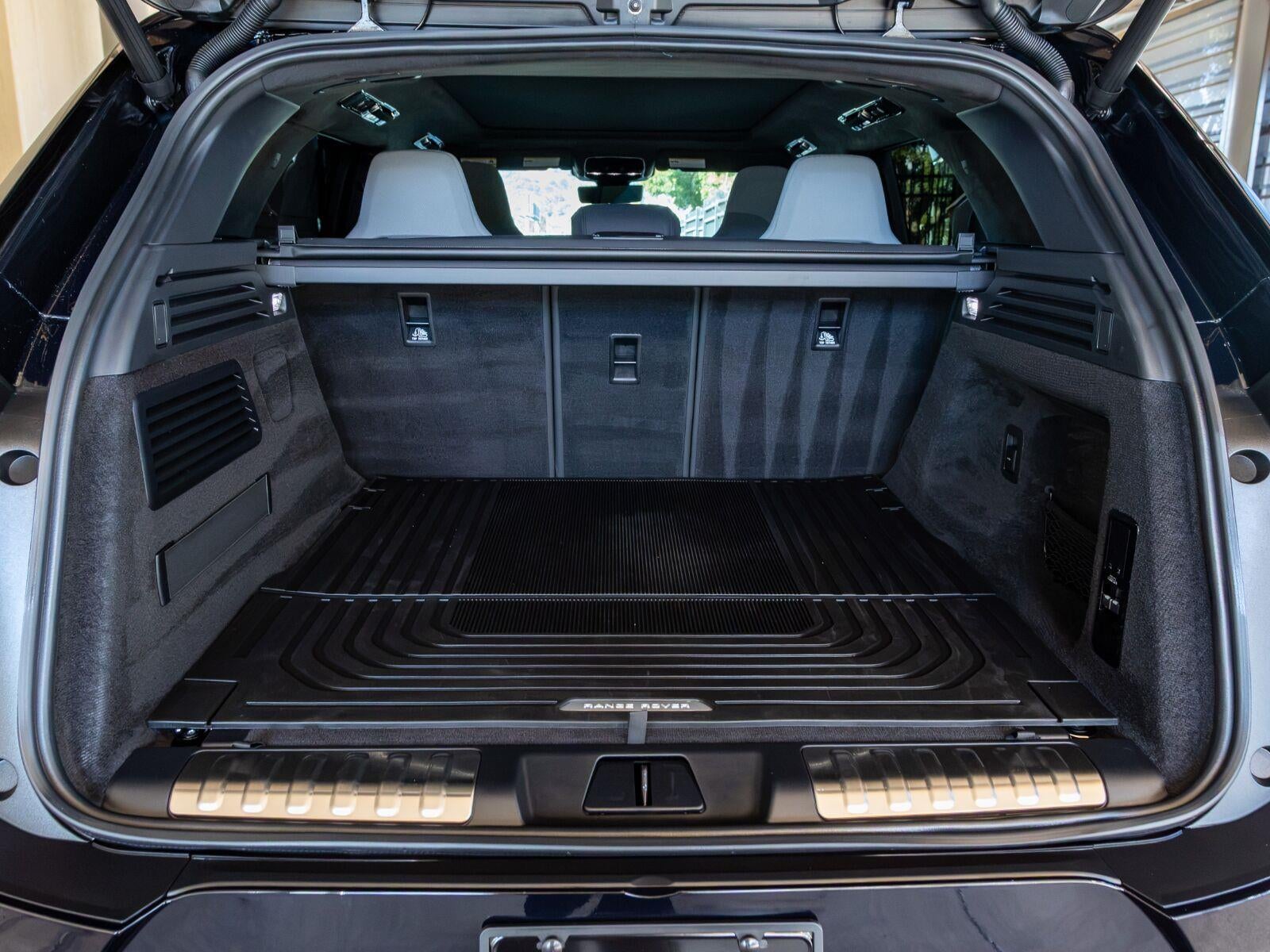 2025 Land Rover Range Rover Sport Urban Xrs P635 SV Edition Two