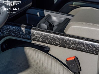 2025 Land Rover Defender URBAN OCTA Edition One