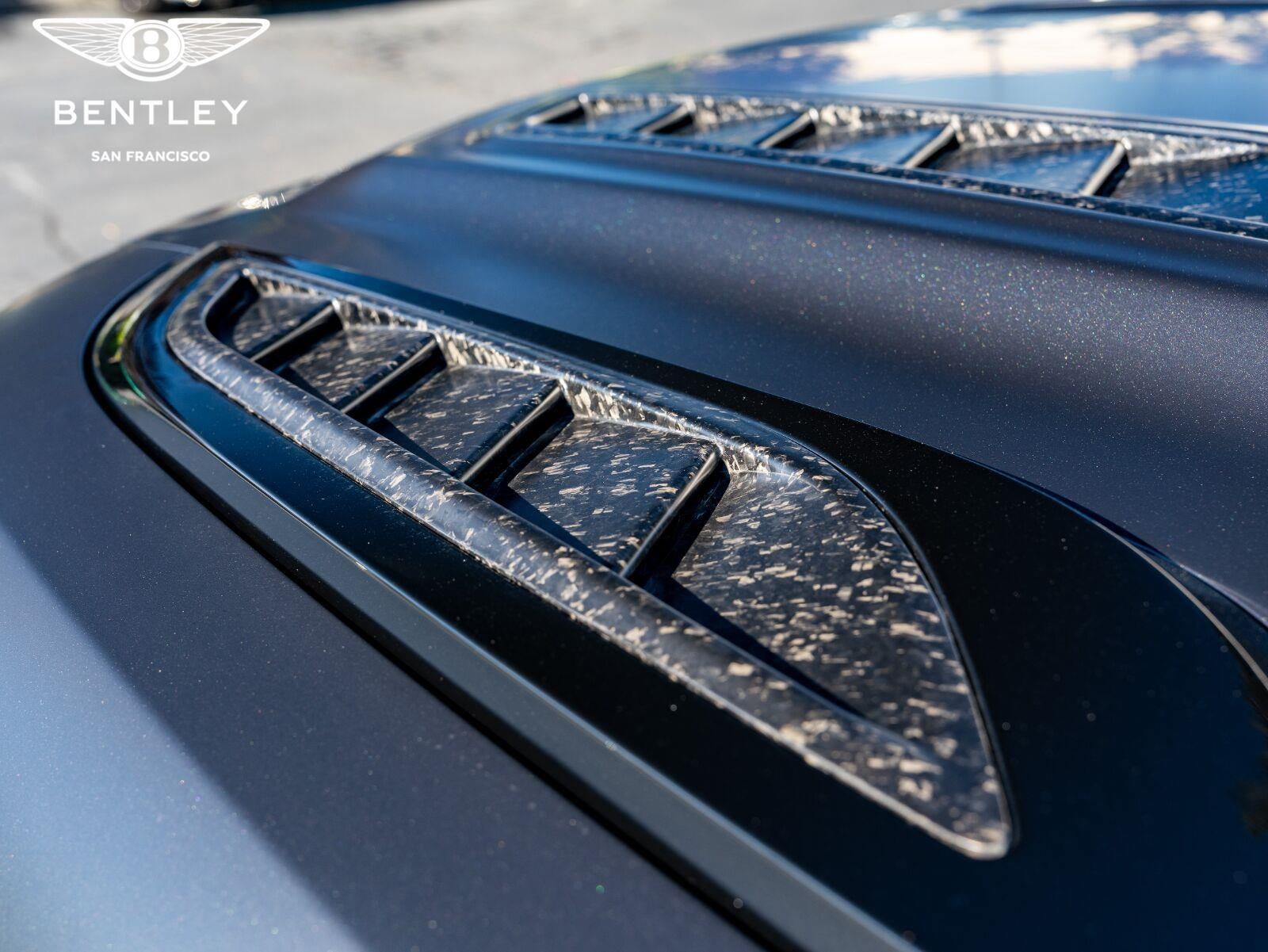2025 Land Rover Defender URBAN OCTA Edition One