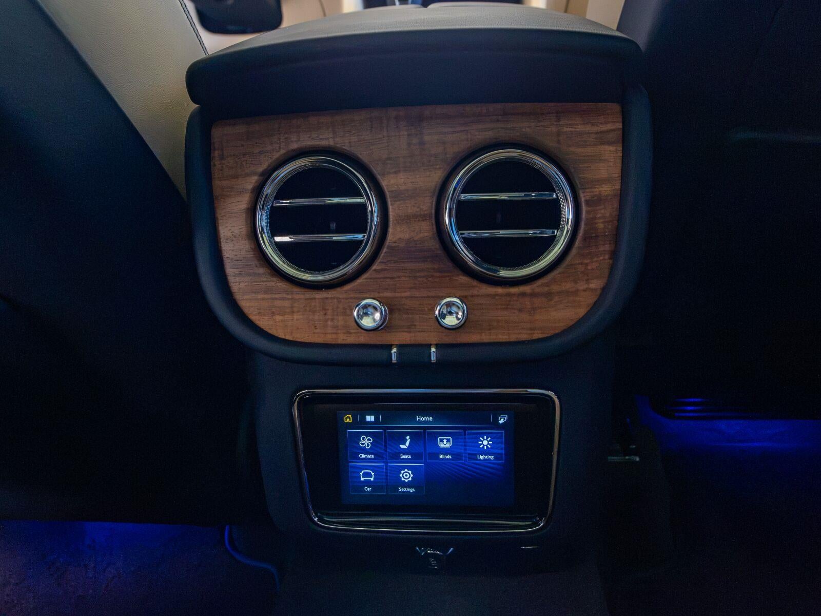 2026 Bentley Bentayga V8