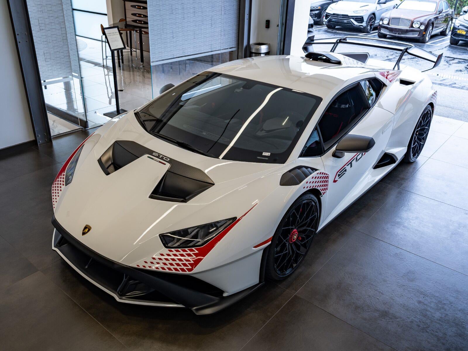 2022 Lamborghini Huracan STO Coupe