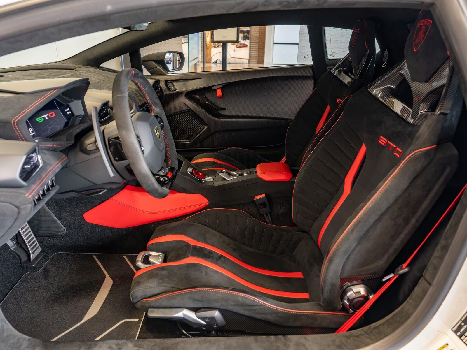2022 Lamborghini Huracan STO Coupe