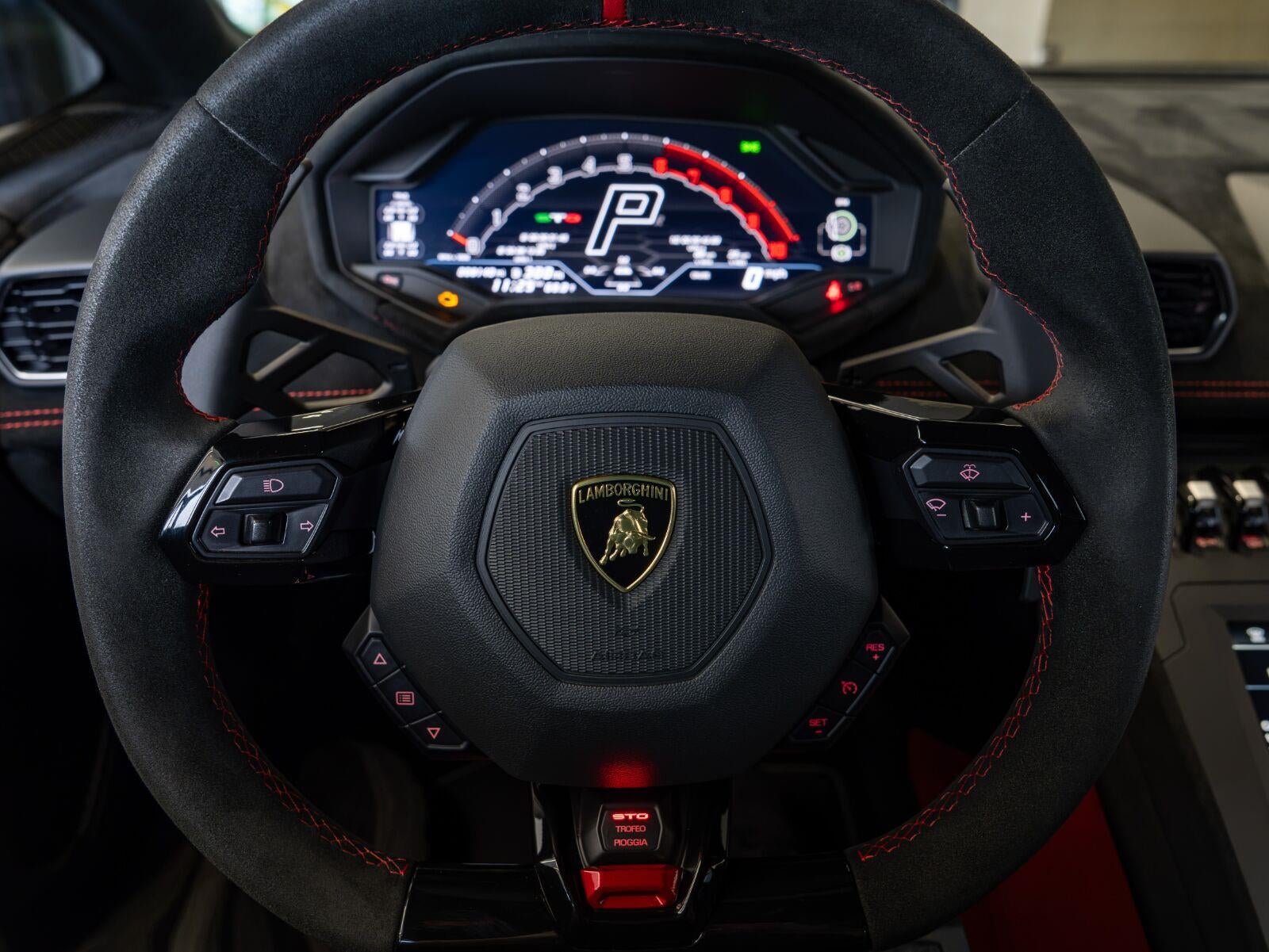 2022 Lamborghini Huracan STO Coupe
