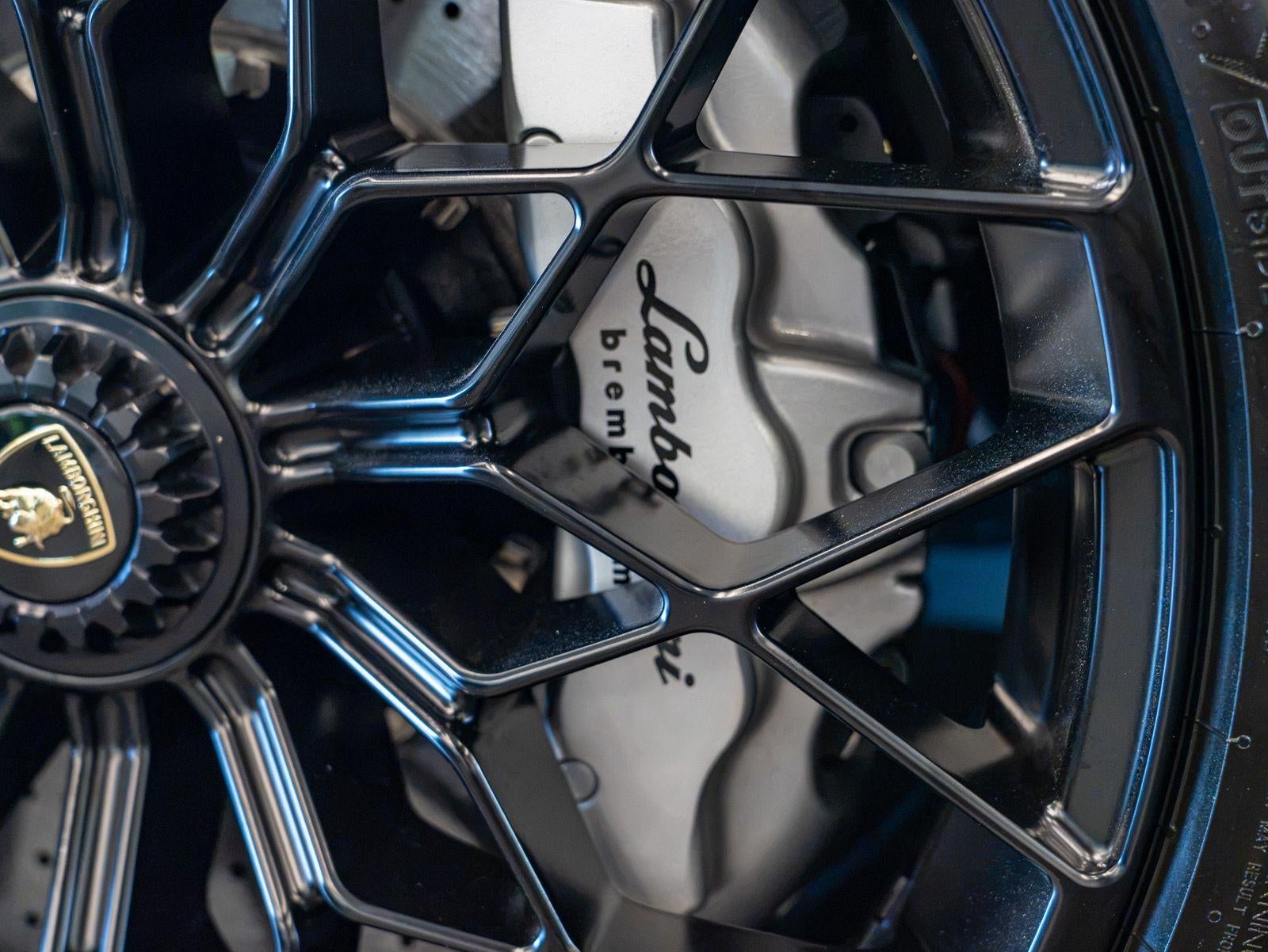 2024 Lamborghini Huracan STO