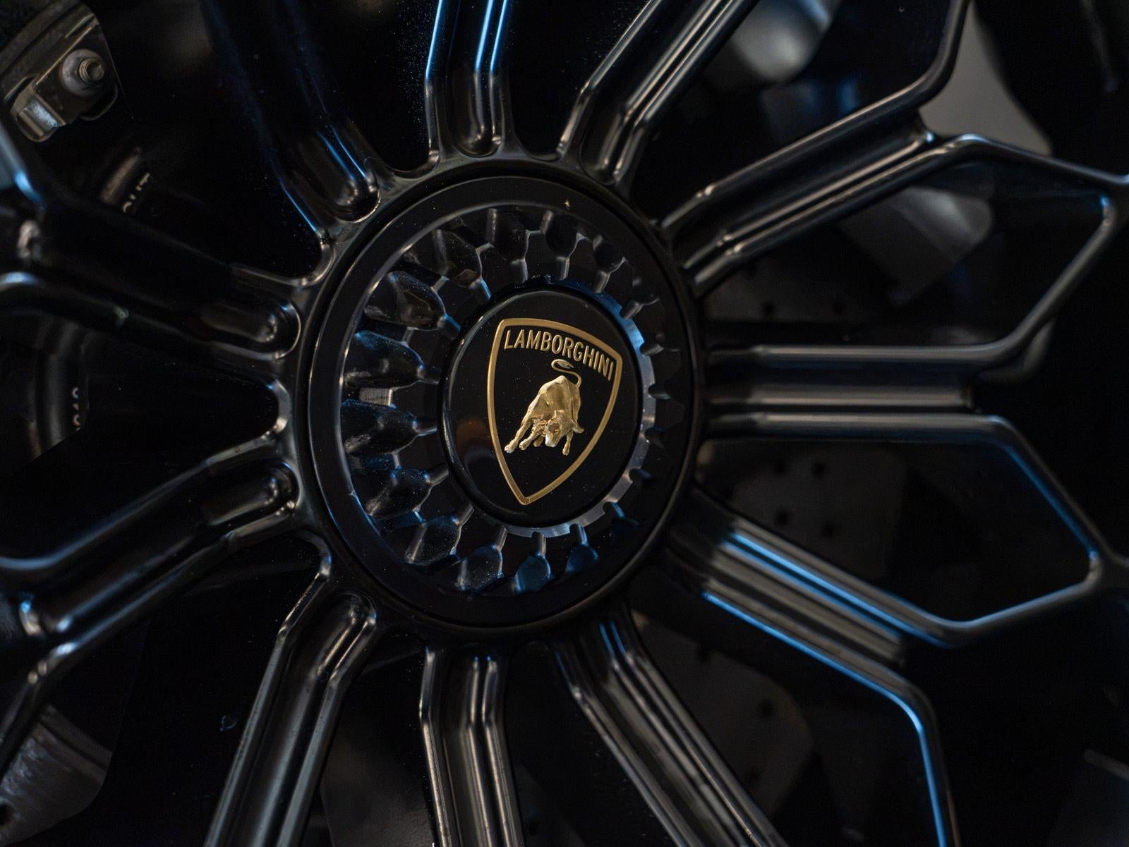 2024 Lamborghini Huracan STO