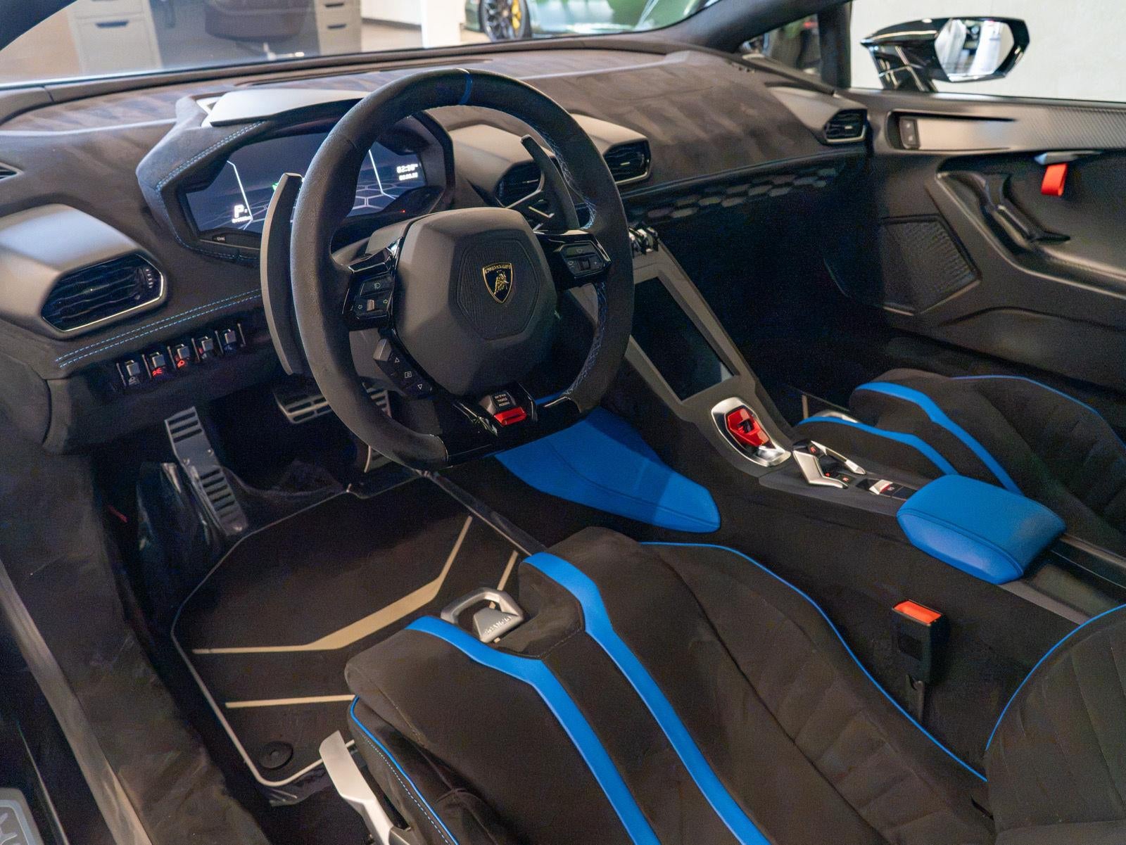 2024 Lamborghini Huracan STO