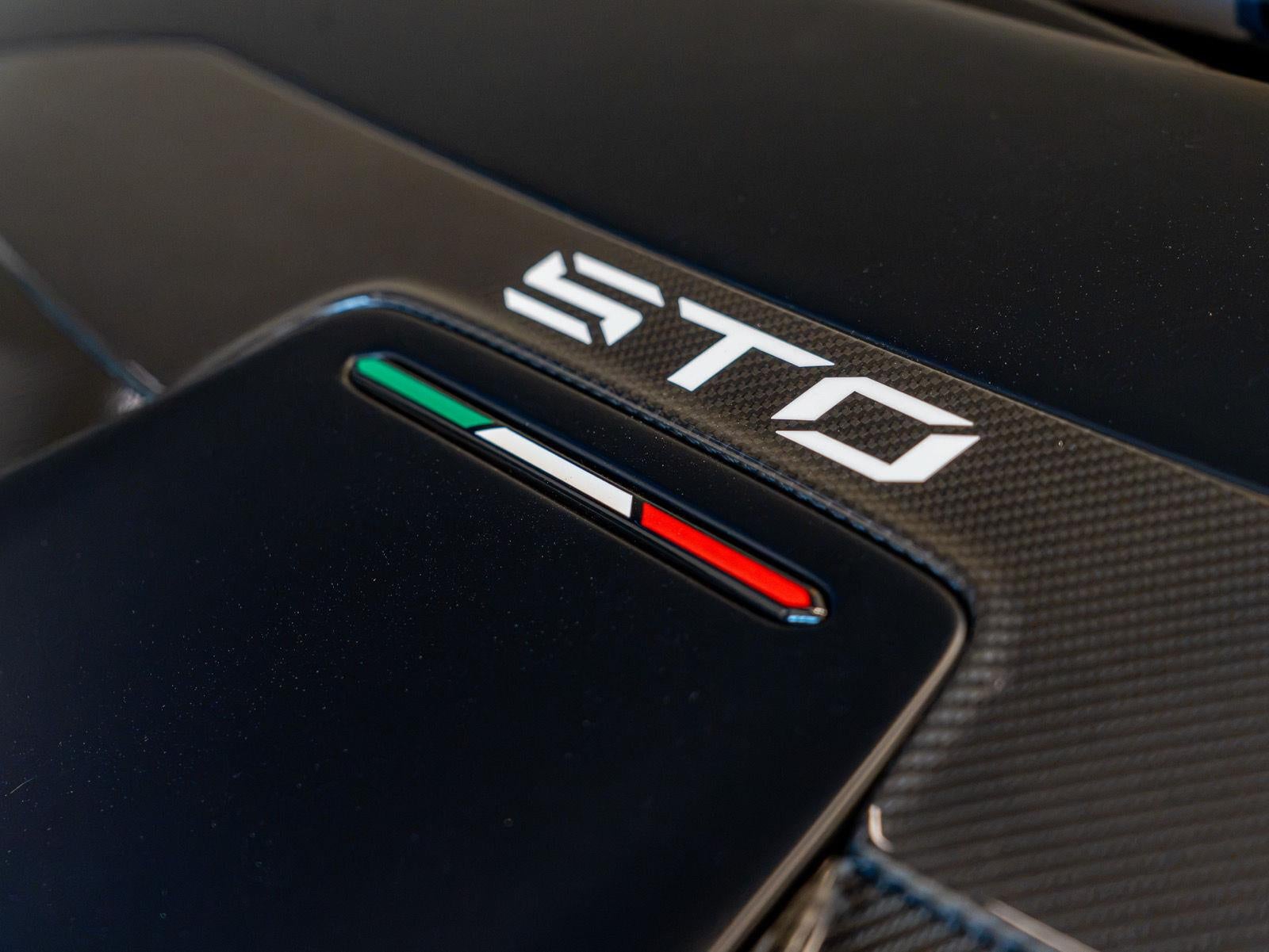 2024 Lamborghini Huracan STO
