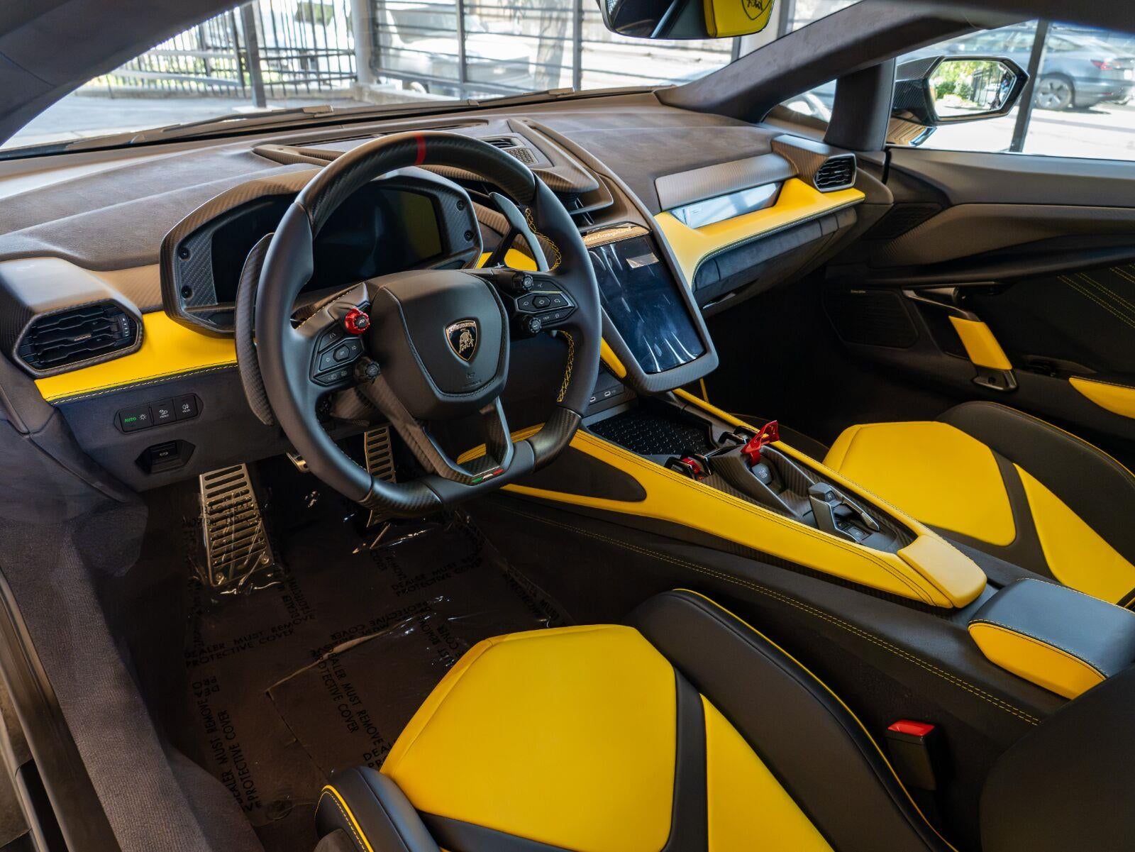 2026 Lamborghini Revuelto Coupe