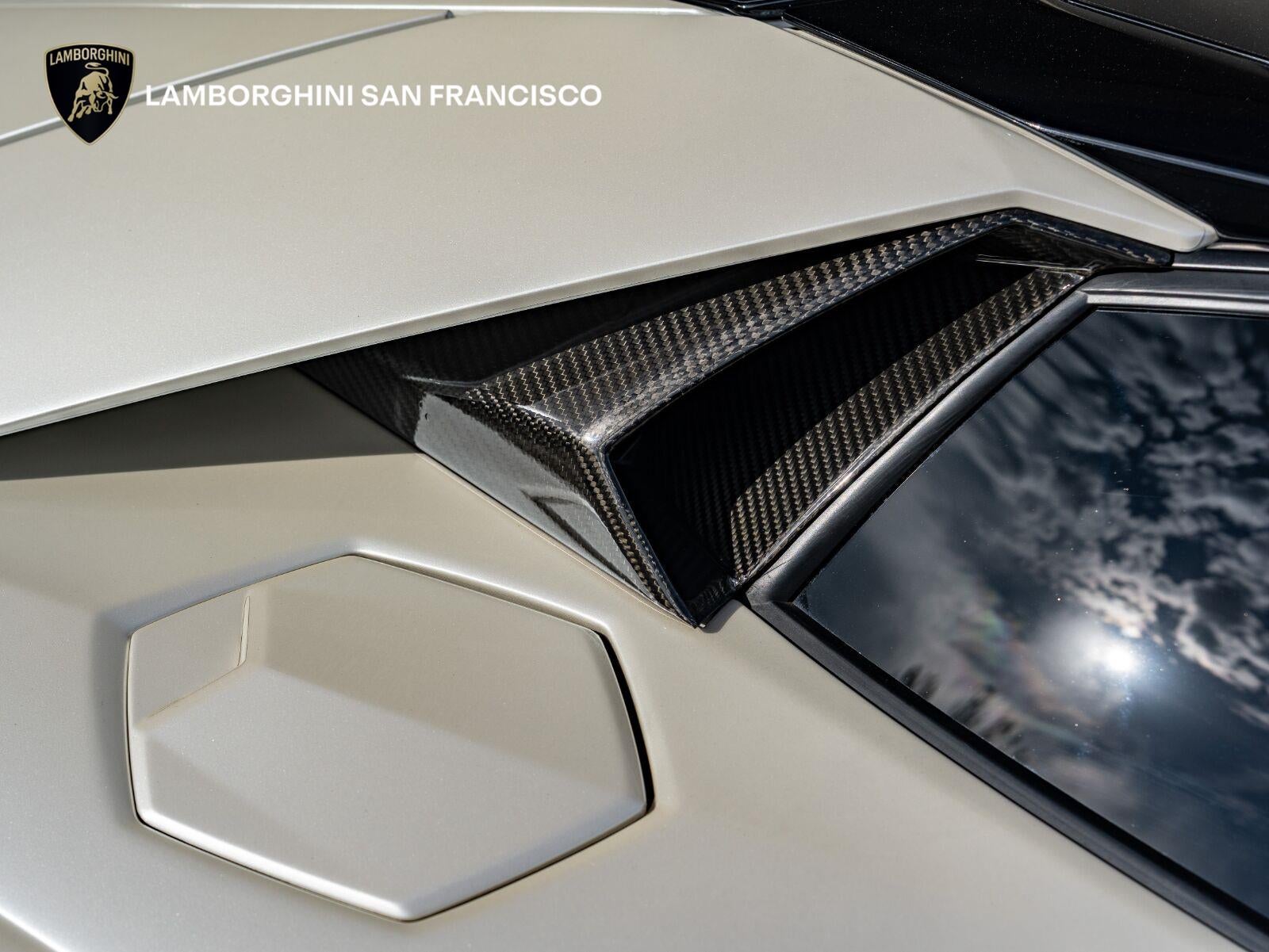 2016 Lamborghini Aventador LP 700-4 Roadster