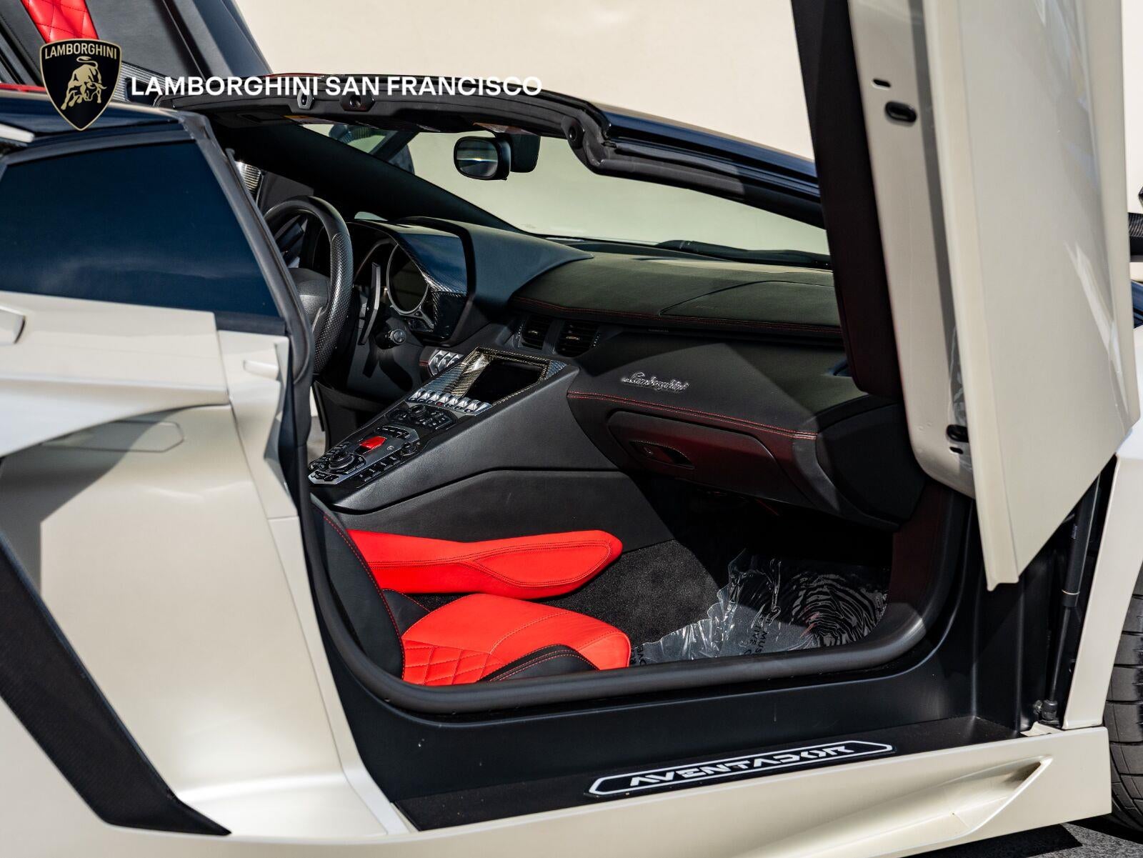 2016 Lamborghini Aventador LP 700-4 Roadster