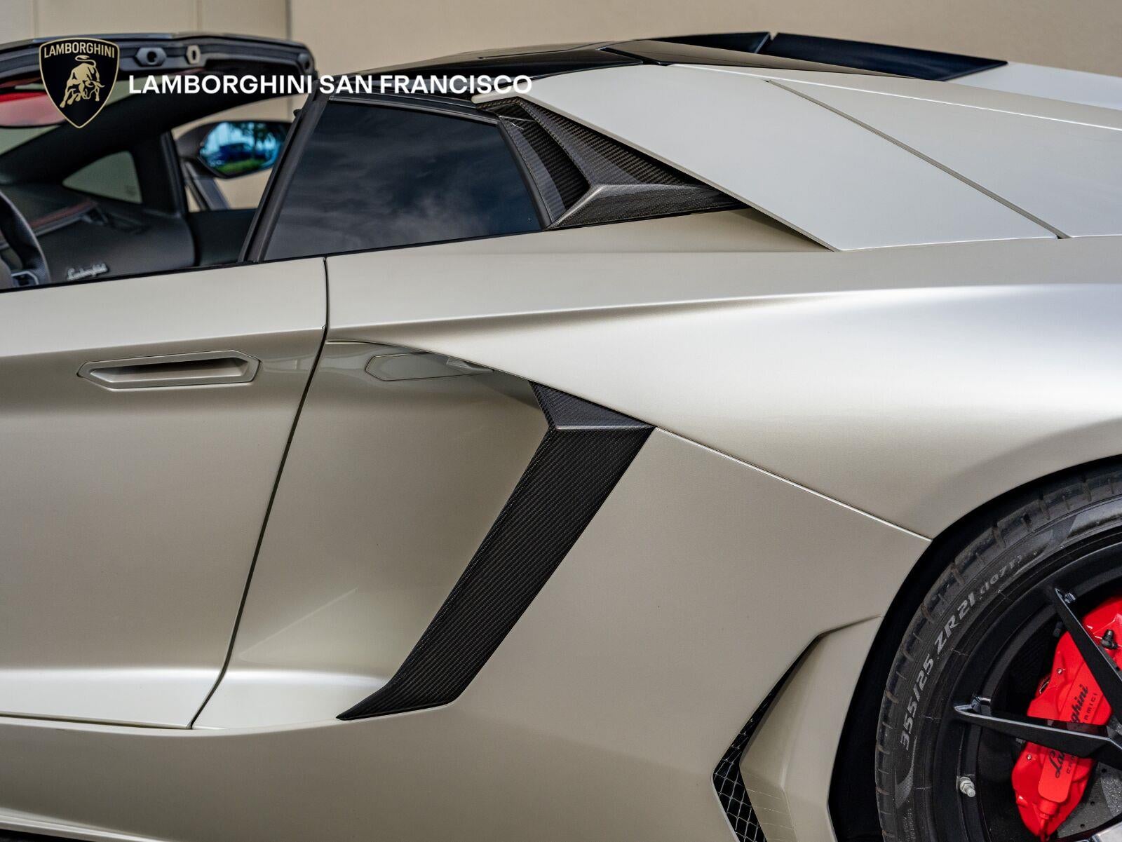 2016 Lamborghini Aventador LP 700-4 Roadster